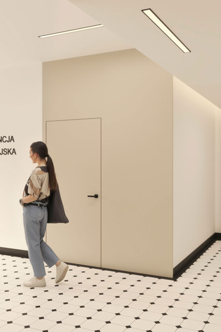 KORYTARZ-NOWY-BUDYNEK-1